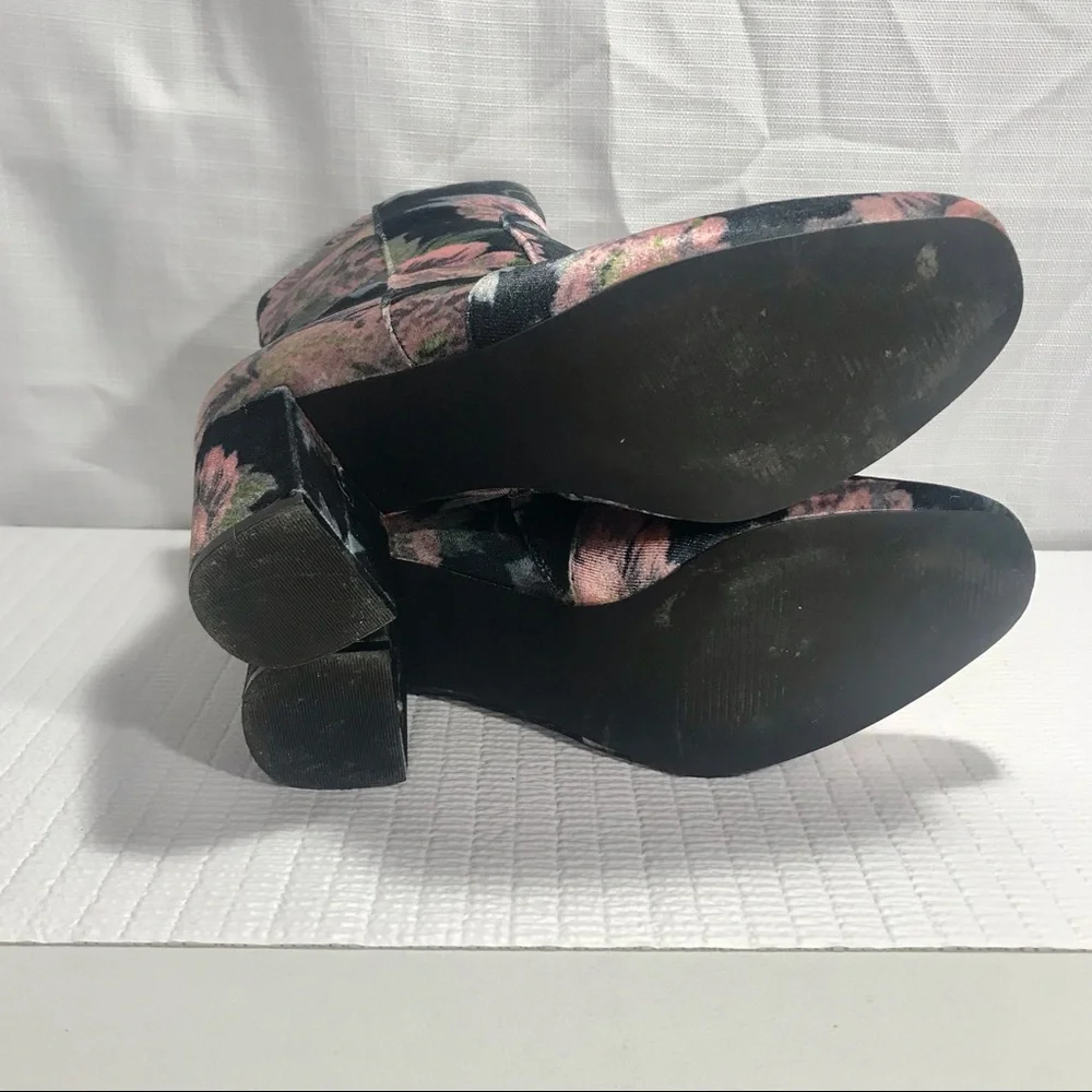 Hippie Laundry Women’s 8 M Dark Blue Rose Floral Velvet Ankle Bootie Boots